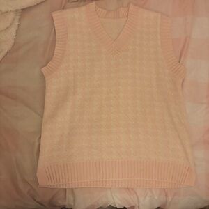 houndstooth sweater vest ♡